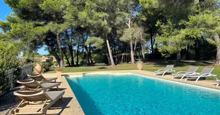 Location villa avec piscine